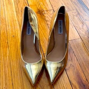 Gold stiletto Steve Madden